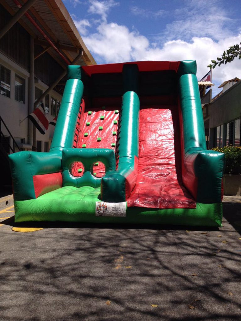 Inflable pared con tobogán